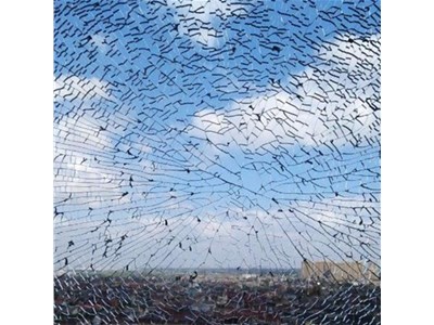 鋼化玻璃會不會自爆？主要看有沒有蝴蝶斑！